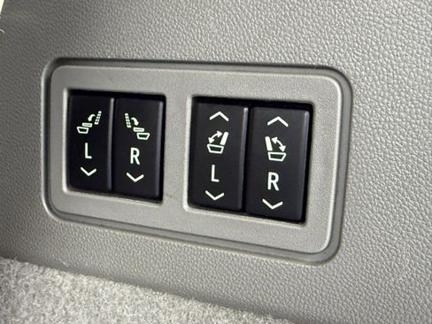 Used 2020 Cadillac XT6 Premium Luxury image 36