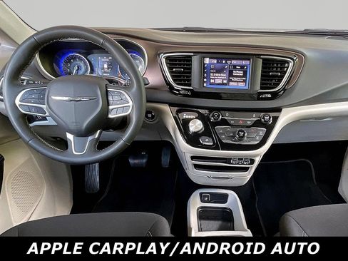 Used 2023 Chrysler Voyager LX FWD image 7