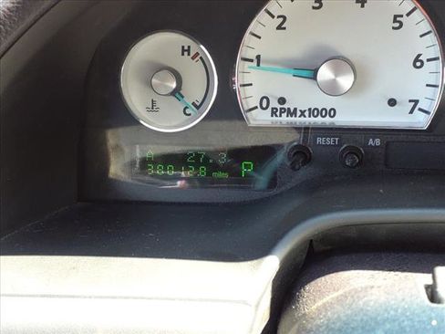 Used 2004 Ford Thunderbird Deluxe image 15