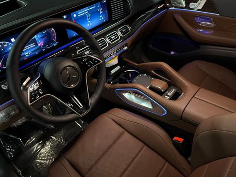 New 2026 Mercedes-Benz GLS 450 4MATIC image 9