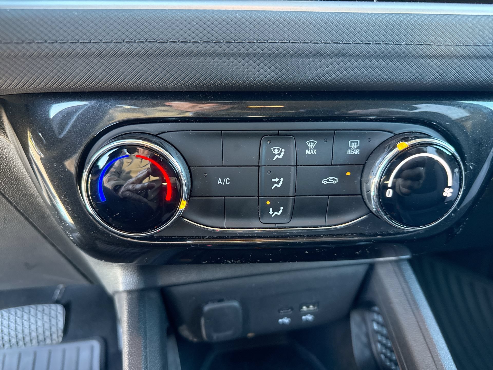 Used 2024 Chevrolet TrailBlazer LT w/ Driver Confidence Package FWD image 12