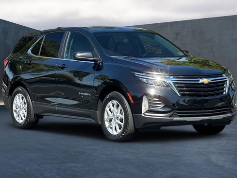 Used 2024 Chevrolet Equinox LT image 2