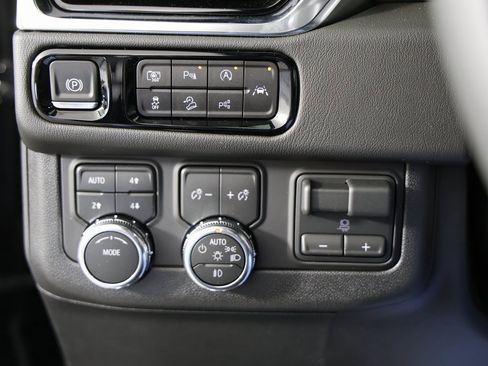 New 2026 GMC Yukon Denali w/ Advanced Technology Package image 26