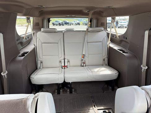 Used 2025 GMC Yukon XL Denali w/ Sun & Power Step Package AWD/4WD image 22