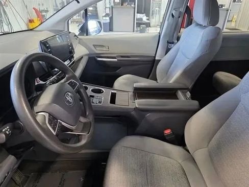 Used 2021 Toyota Sienna LE image 24
