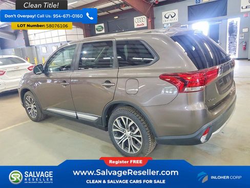 Used 2017 Mitsubishi Outlander AWD image 3