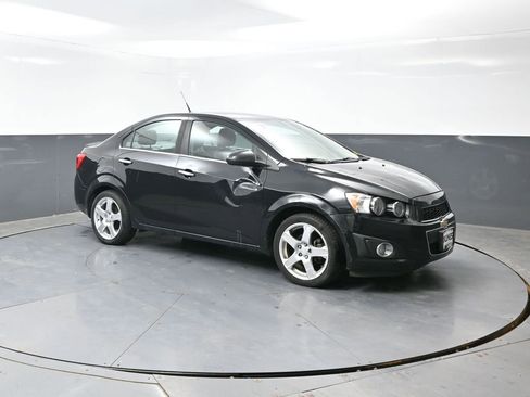 Used 2014 Chevrolet Sonic LTZ FWD image 4