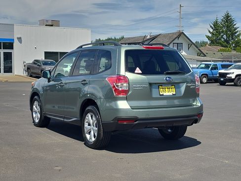 Used 2015 Subaru Forester 2.5i Premium w/ All-Weather Package AWD/4WD image 4