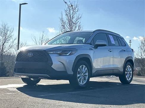 Used 2024 Toyota Corolla Cross LE image 19