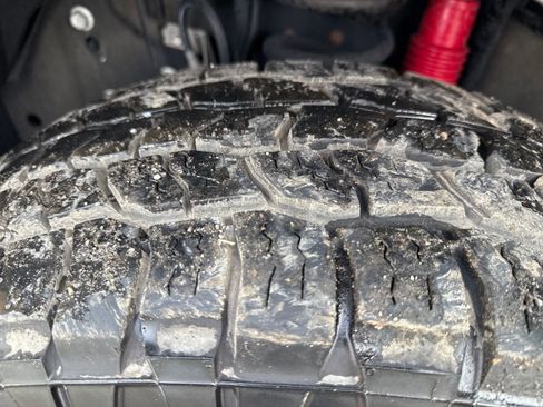 Used 2015 Ford F250 Platinum w/ FX4 Off-Road Package image 28