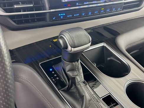 Certified 2021 Toyota Sienna Limited FWD image 19