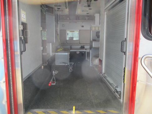 Used 2009 Chevrolet Kodiak C4500 2WD Regular Cab image 36