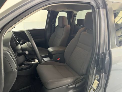 Used 2022 Nissan Frontier S RWD image 18