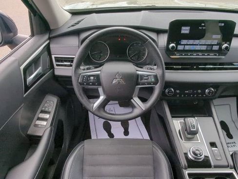 Used 2024 Mitsubishi Outlander SE AWD/4WD image 6