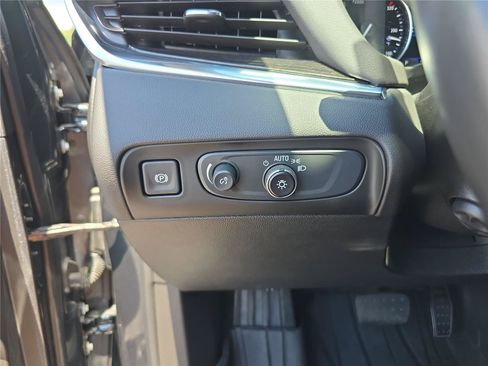 Used 2021 Buick Enclave Avenir w/ Avenir Technology Package FWD image 35