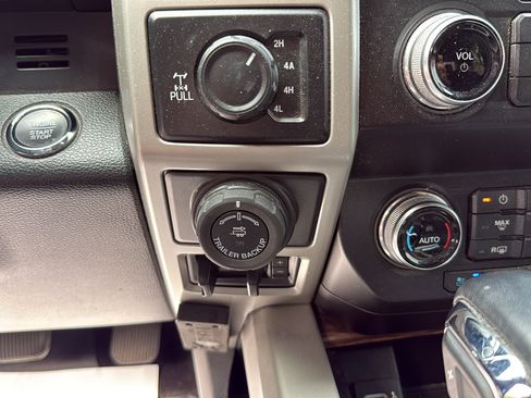 Used 2019 Ford F150 Lariat w/ Equipment Group 502A Luxury AWD/4WD image 33