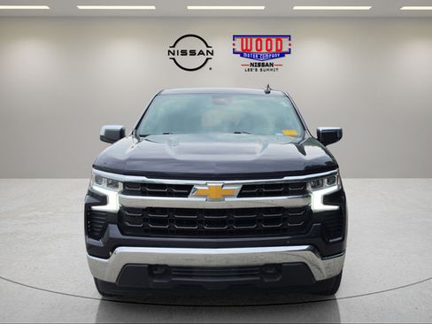 Used 2022 Chevrolet Silverado 1500 LT AWD/4WD image 6