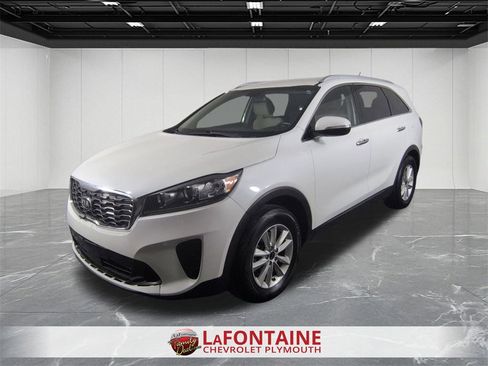 Used 2020 Kia Sorento LX w/ LX I4 Convenience Package image 4
