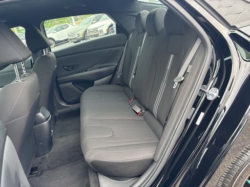 Certified 2025 Hyundai Elantra Sport FWD image 22
