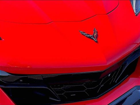 Used 2024 Chevrolet Corvette Z06 w/ Z07 Performance Package RWD image 31