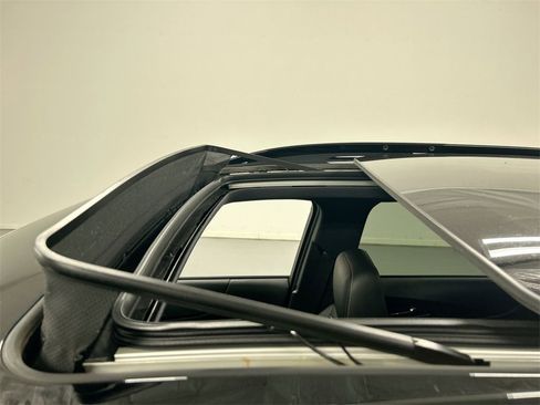 Used 2024 Chevrolet Equinox Premier image 19