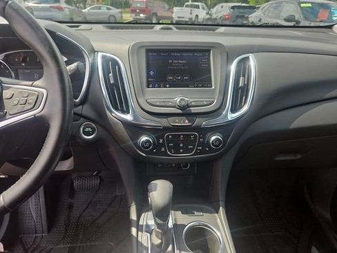 Used 2023 Chevrolet Equinox LT FWD image 18
