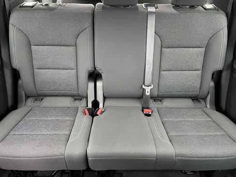 Used 2025 Chevrolet Traverse LT w/ Midnight/Sport Edition image 14