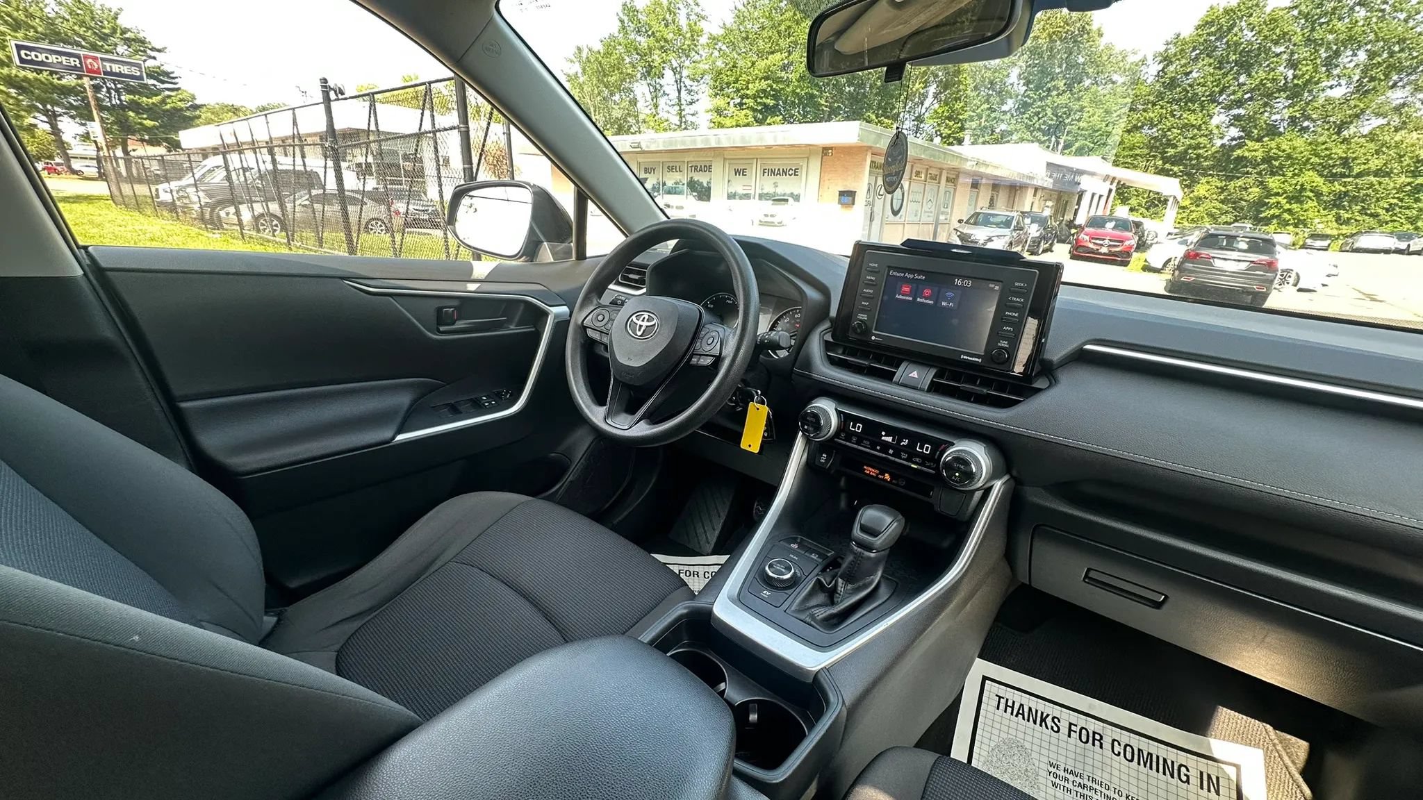 Used 2020 Toyota RAV4 LE AWD/4WD image 30