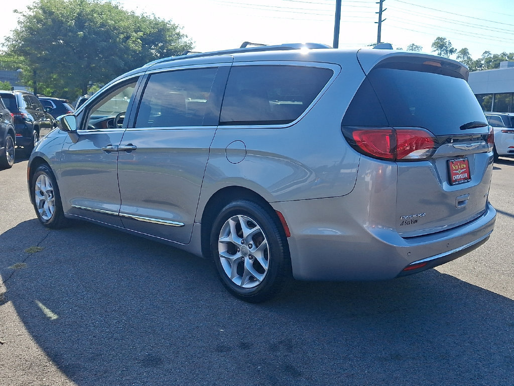 Certified 2020 Chrysler Pacifica Limited FWD image 4
