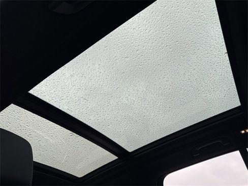 Used 2022 BMW X5 M50i w/ Premium Package image 29