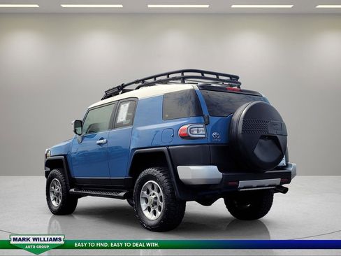 Used 2013 Toyota FJ Cruiser 4WD w/ Convenience Pkg image 6