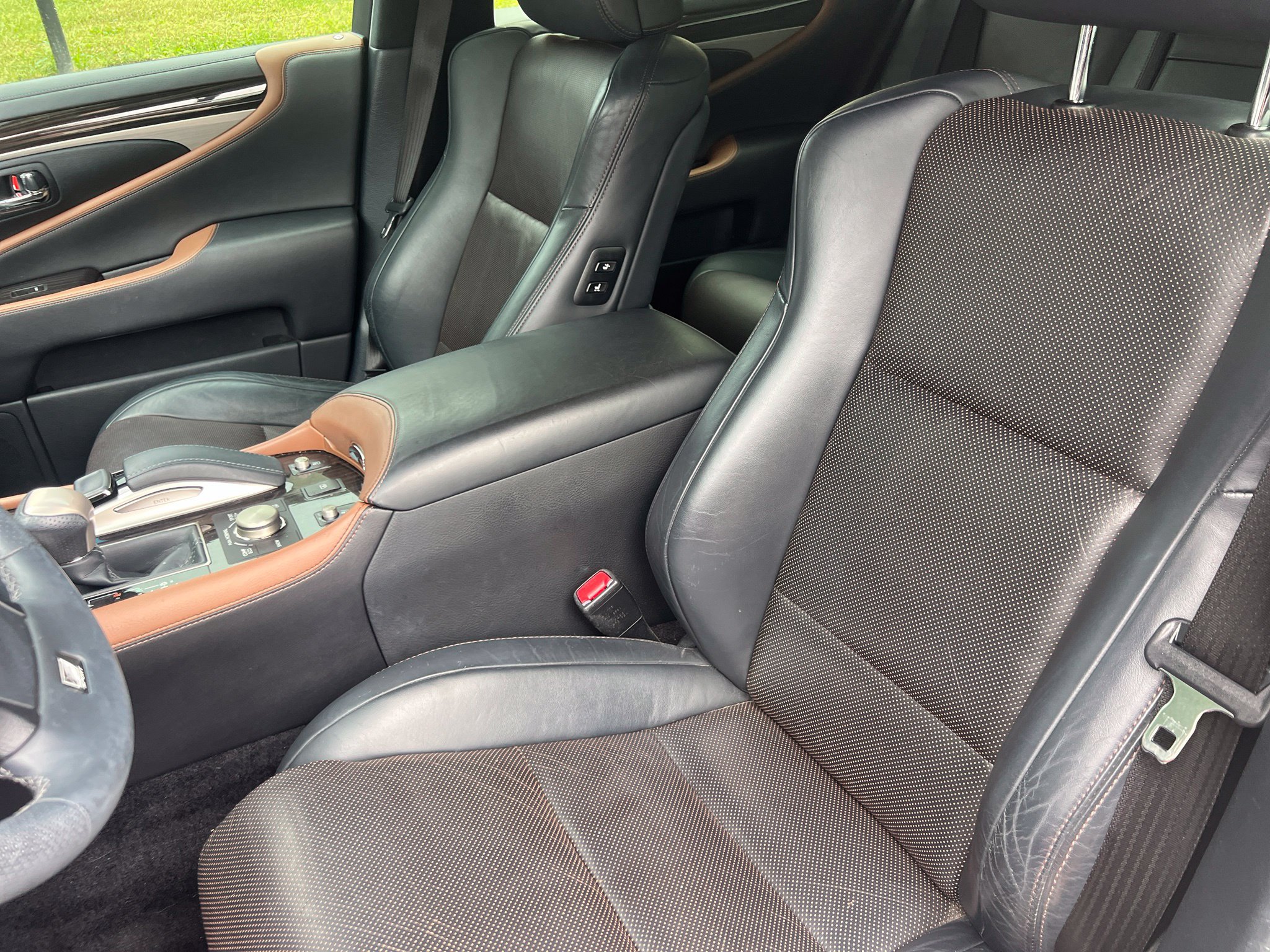 Used 2017 Lexus LS 460 w/ F Sport Midnight Edition RWD image 12