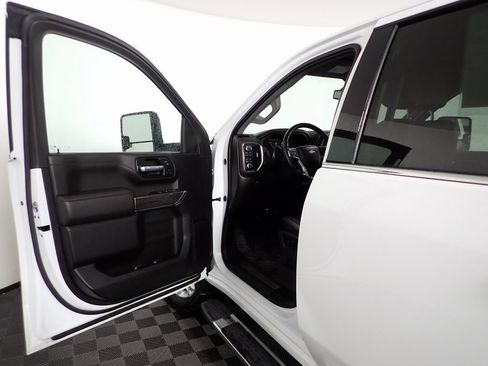 Used 2021 Chevrolet Silverado 2500 LTZ image 18