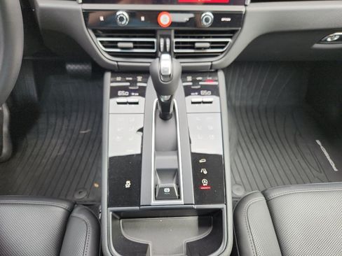 New 2025 Porsche Macan image 35