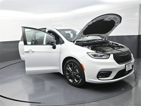 New 2026 Chrysler Pacifica Select image 25