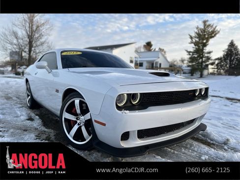 Used 2015 Dodge Challenger SRT w/ Technology Group image 1