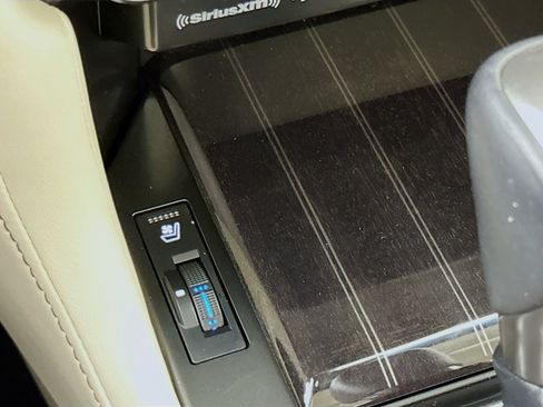 Used 2023 Lexus GX 460 Premium AWD/4WD image 21
