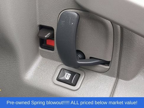 Used 2016 Chevrolet Express 2500 RWD image 37