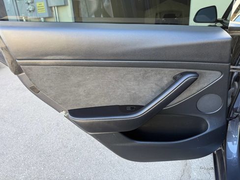 Used 2023 Tesla Model 3 Standard Range image 22