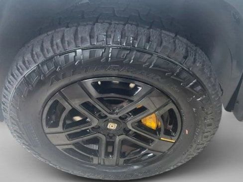 Used 2024 Rivian R1S Adventure AWD/4WD image 7
