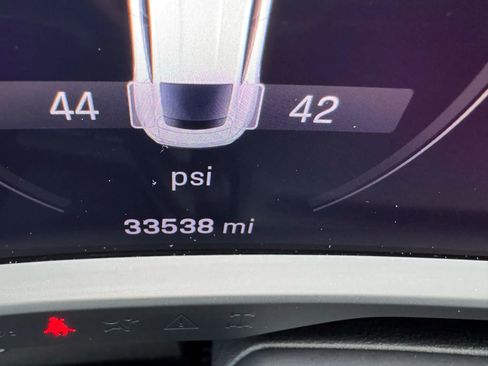 Used 2022 Porsche Taycan image 30