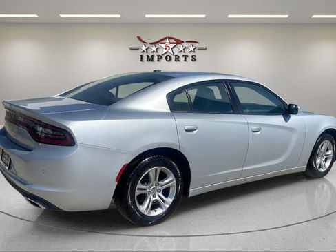 Used 2019 Dodge Charger SXT image 5