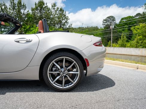 Used 2023 MAZDA MX-5 Miata Grand Touring RWD image 6