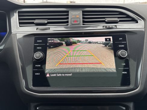 Used 2023 Volkswagen Tiguan SE R-Line FWD image 19