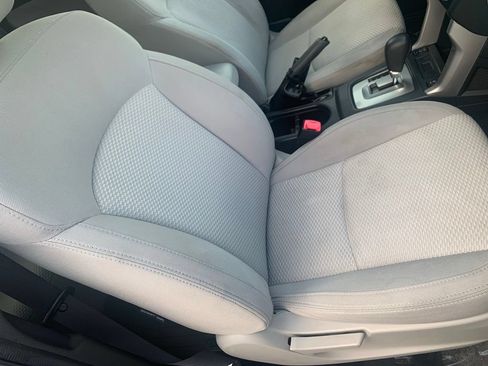 Used 2016 Subaru Forester 2.5i Premium w/ All-Weather Package AWD/4WD image 18