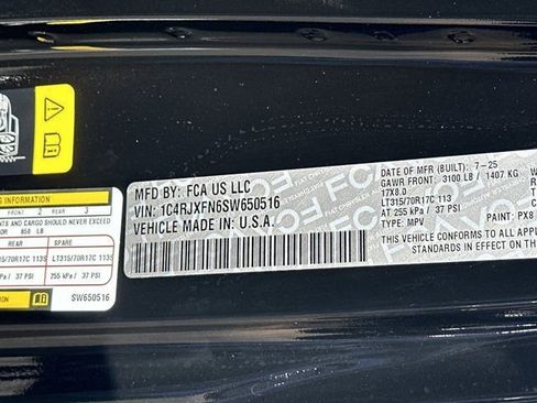 New 2025 Jeep Wrangler Unlimited Rubicon w/ XTREMEE 35" Tire Package image 28