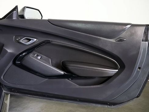 Used 2016 Chevrolet Camaro SS RWD image 25