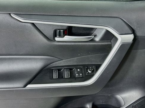 Certified 2025 Toyota RAV4 XLE AWD/4WD image 17