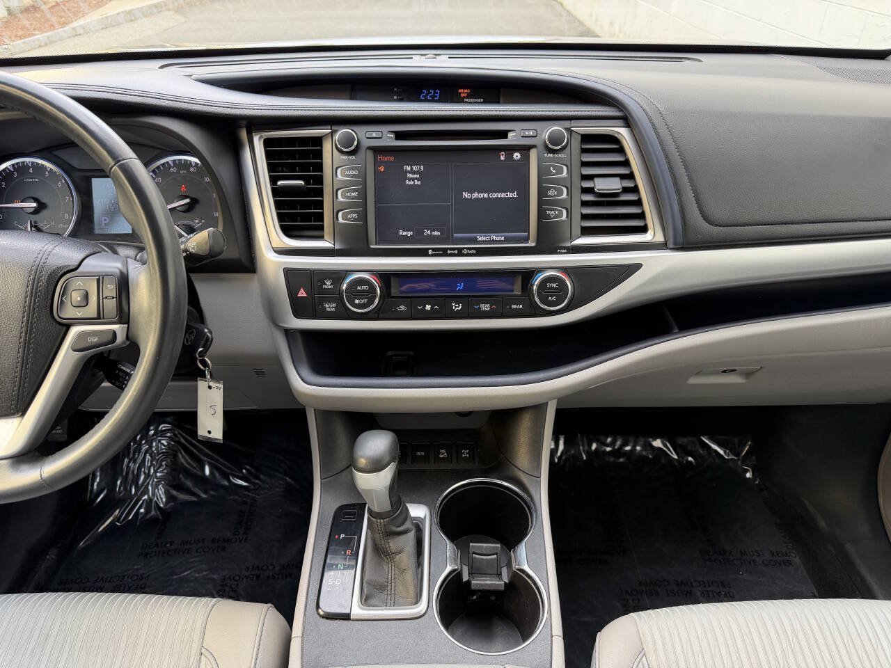 Used 2016 Toyota Highlander Plus AWD/4WD image 24