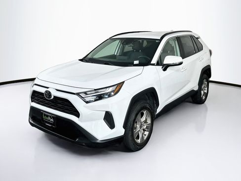 Used 2025 Toyota RAV4 XLE FWD image 3